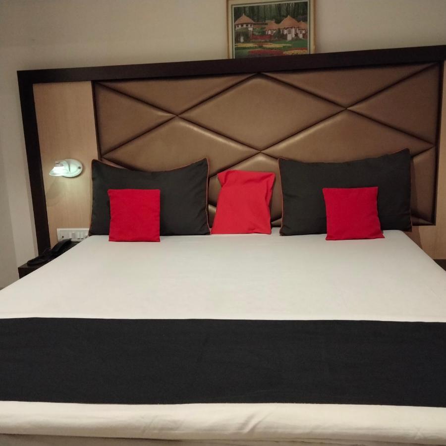 Hotel Everest Lodging נאווי מומבאי מראה חיצוני תמונה