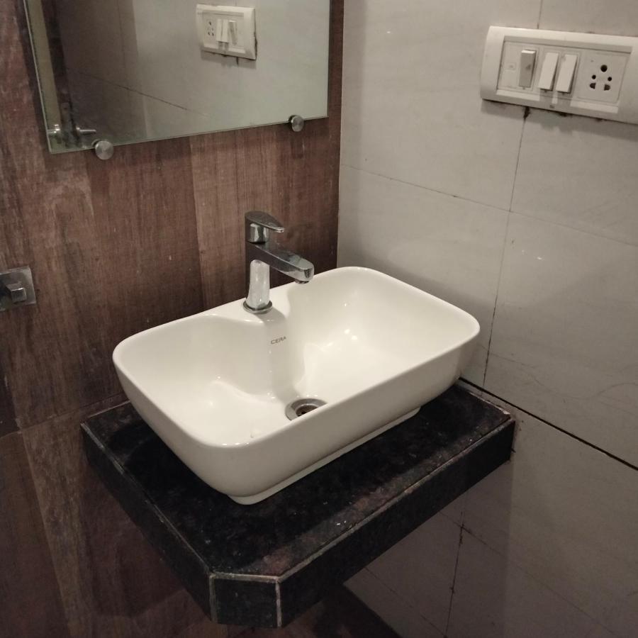 Hotel Everest Lodging נאווי מומבאי מראה חיצוני תמונה