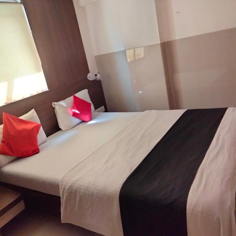 Hotel Everest Lodging נאווי מומבאי מראה חיצוני תמונה