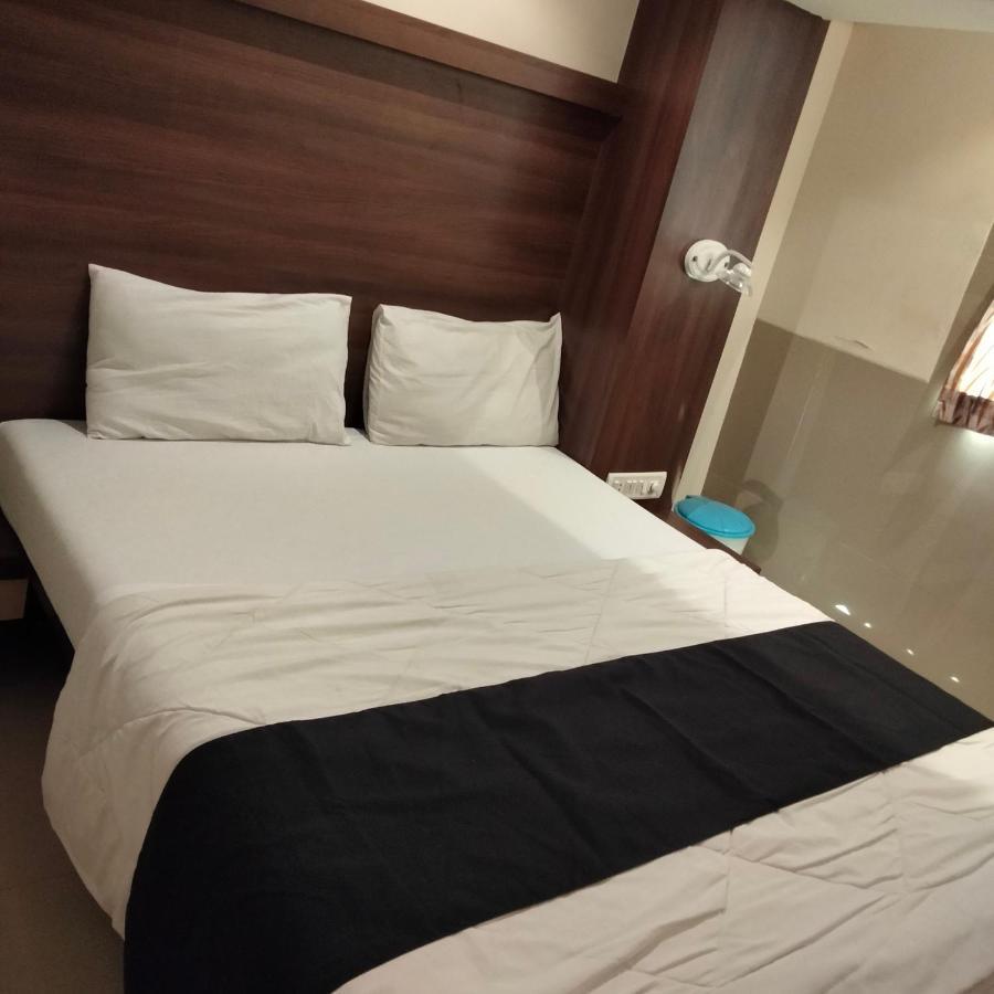 Hotel Everest Lodging נאווי מומבאי מראה חיצוני תמונה