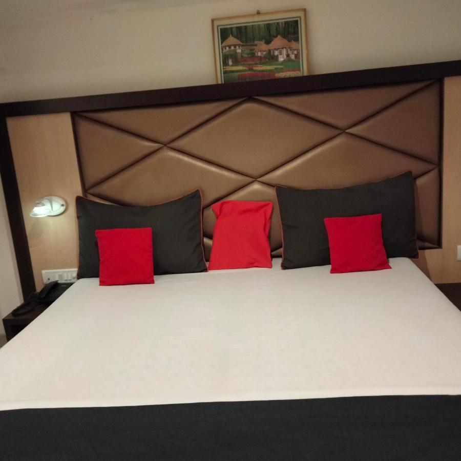 Hotel Everest Lodging נאווי מומבאי מראה חיצוני תמונה
