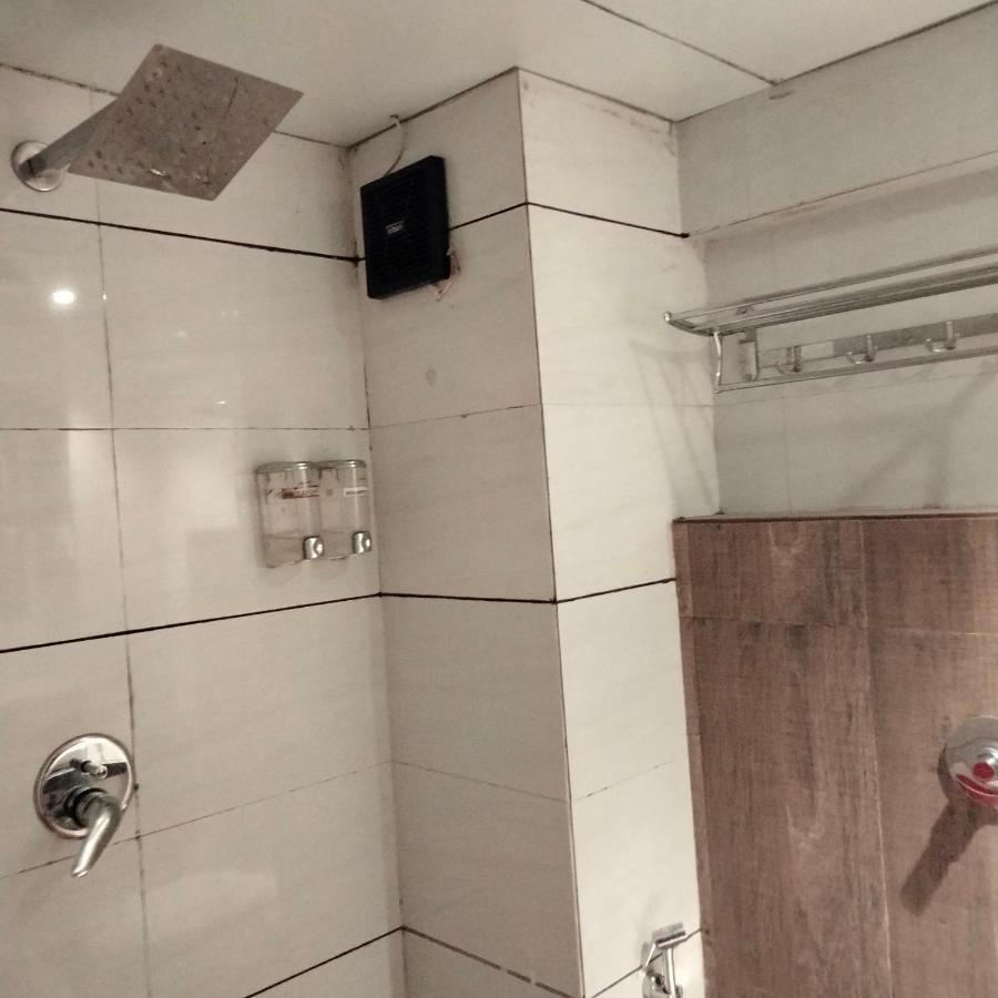 Hotel Everest Lodging נאווי מומבאי מראה חיצוני תמונה