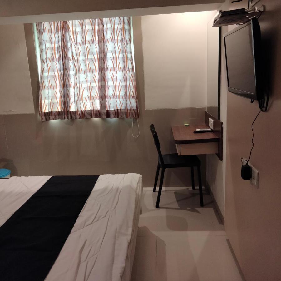 Hotel Everest Lodging נאווי מומבאי מראה חיצוני תמונה