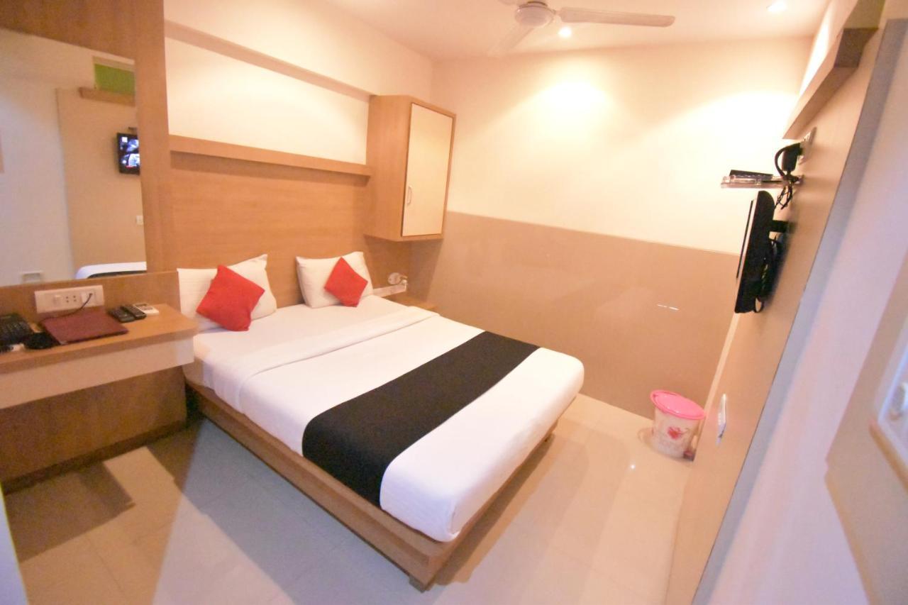 Hotel Everest Lodging נאווי מומבאי מראה חיצוני תמונה