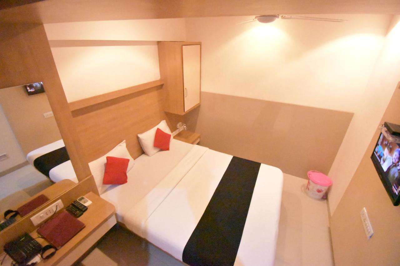 Hotel Everest Lodging נאווי מומבאי מראה חיצוני תמונה