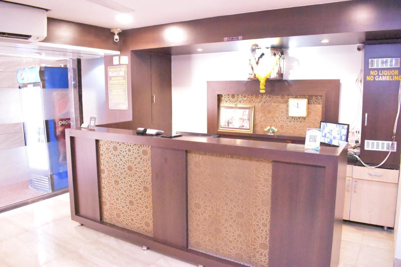 Hotel Everest Lodging נאווי מומבאי מראה חיצוני תמונה