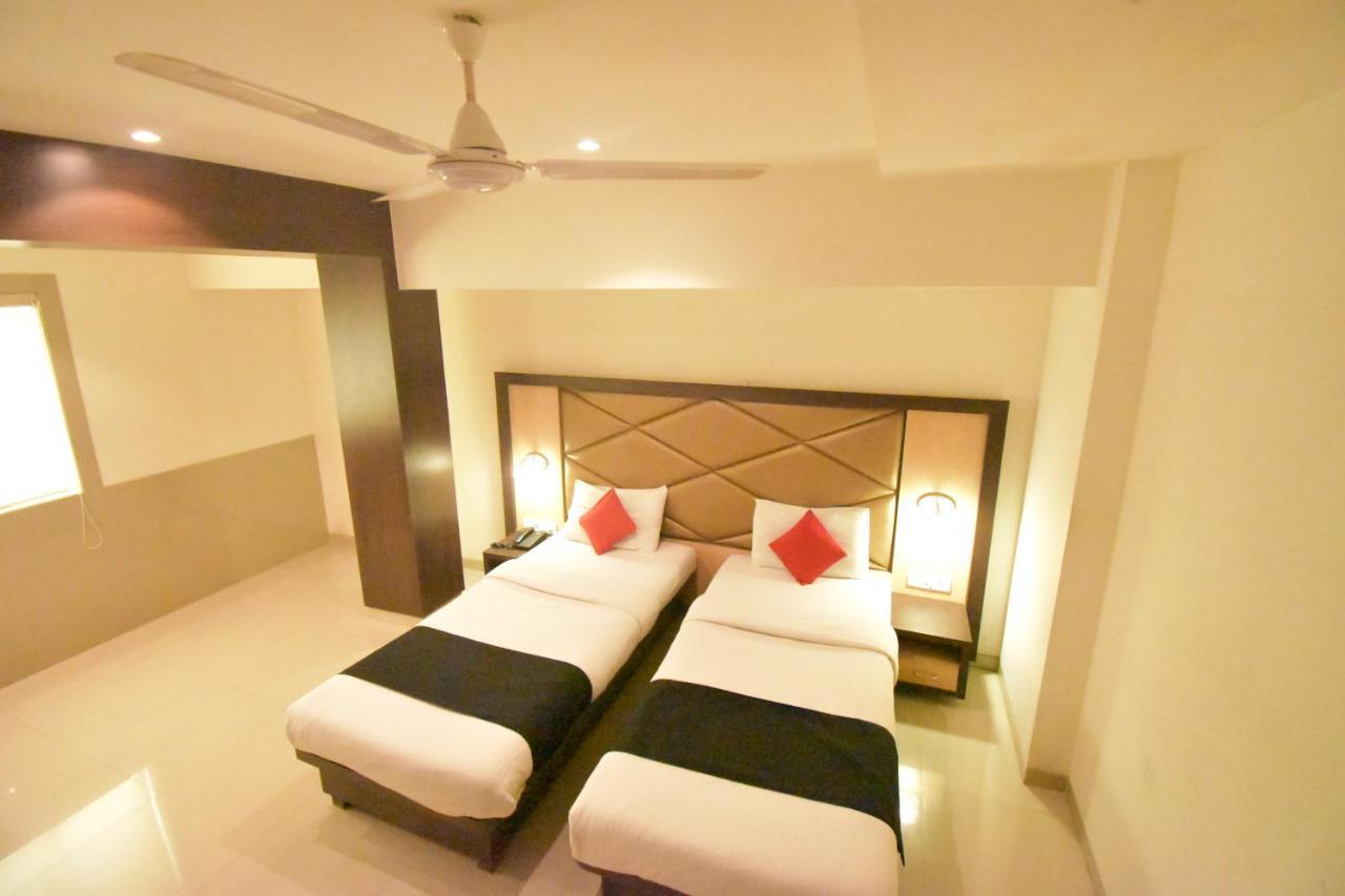 Hotel Everest Lodging נאווי מומבאי מראה חיצוני תמונה