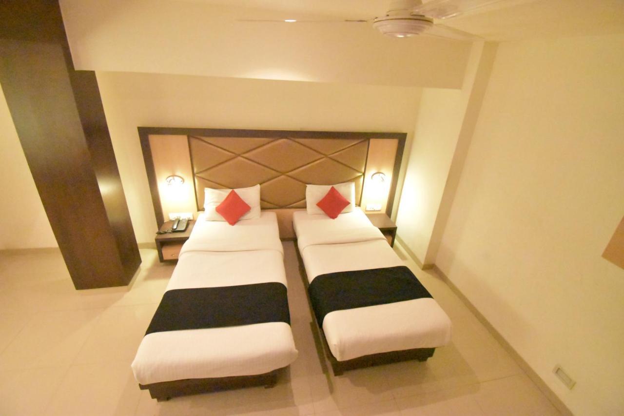 Hotel Everest Lodging נאווי מומבאי מראה חיצוני תמונה
