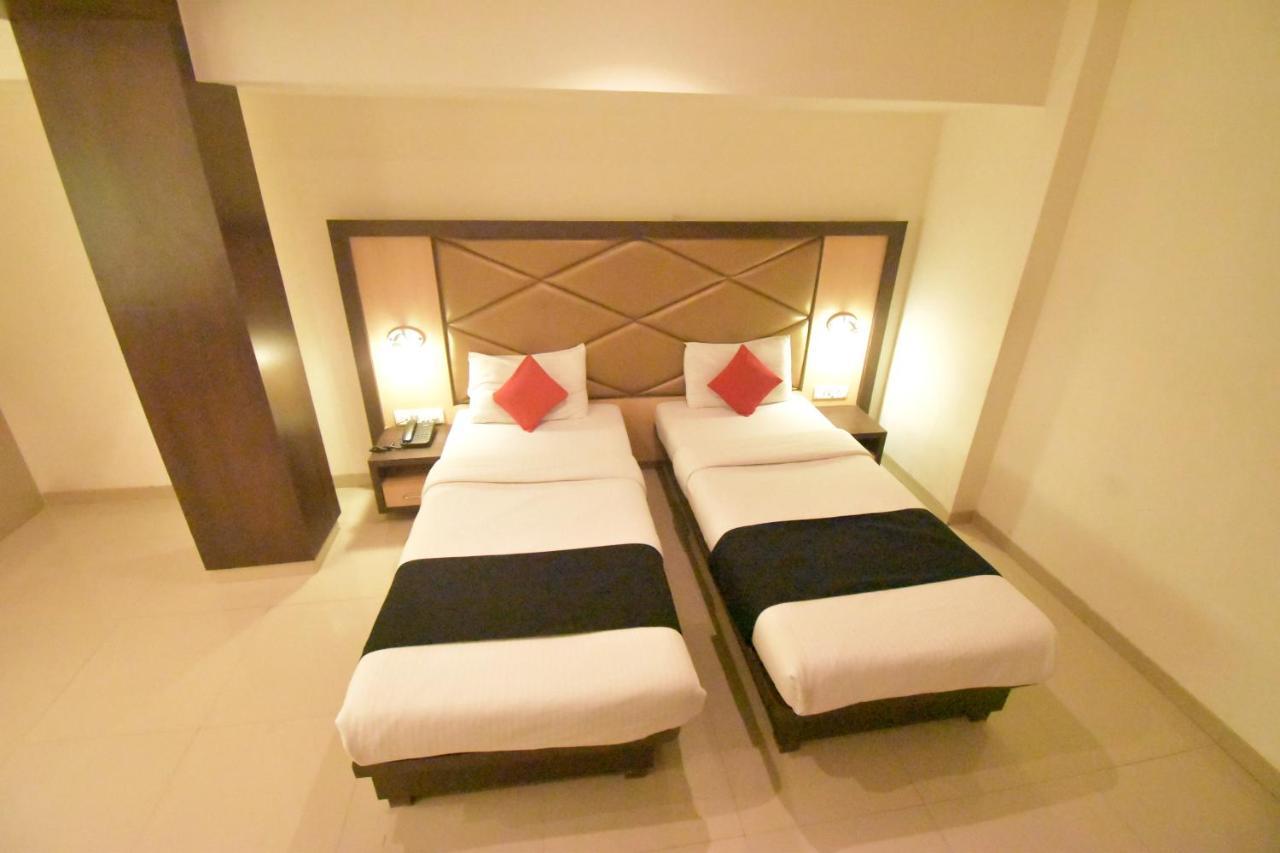 Hotel Everest Lodging נאווי מומבאי מראה חיצוני תמונה