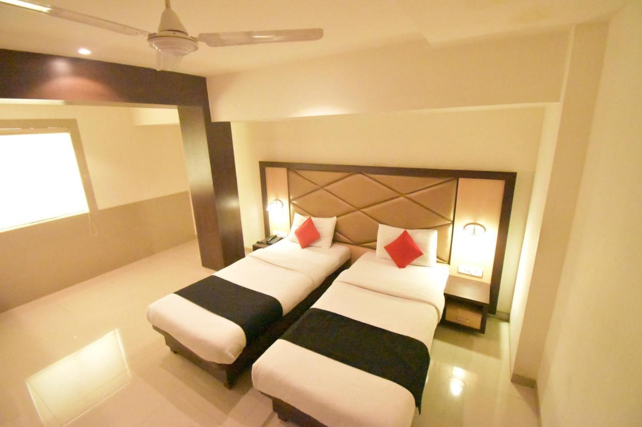 Hotel Everest Lodging נאווי מומבאי מראה חיצוני תמונה